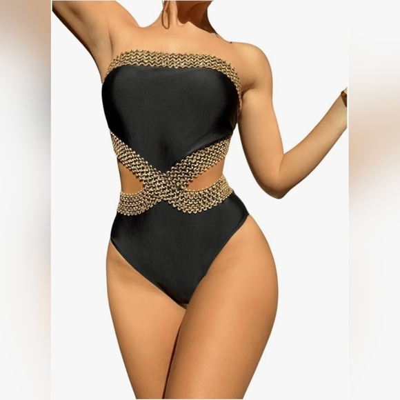 Milumia Other - Milumia Women's Strapless Cut Out Bandeau Bathing Suit